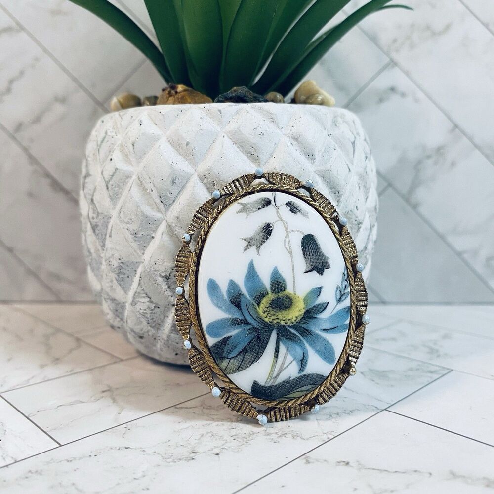 Vintage MCM Blue Floral Ceramic & Gold Tone Oval Blue Daisy Brooch Pin